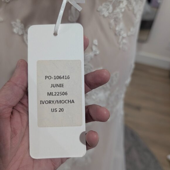 Madi Lane Junie wedding dress size 20 in mocha - Picture 12 of 17